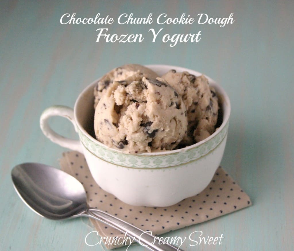 Chocolate Chunk Cookie Dough Frozen Yogurt - eggless cookie dough packed with chocolate chunks made into fro yo! This treat is amazing! 