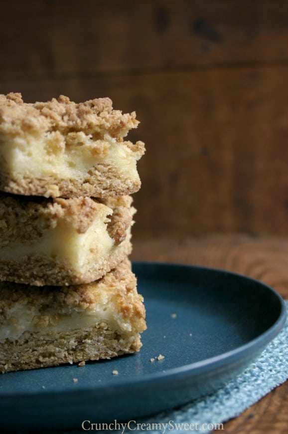 Sour Cream Crumb Bars - sweet cookie bars with cheesecake like filling, topped with crumb topping. Easy dessert idea!  