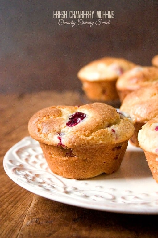 Fresh Cranberry Muffins – bakery style muffins. Sweet, delicious and filled with fresh cranberries. Perfect breakfast during this holiday season!