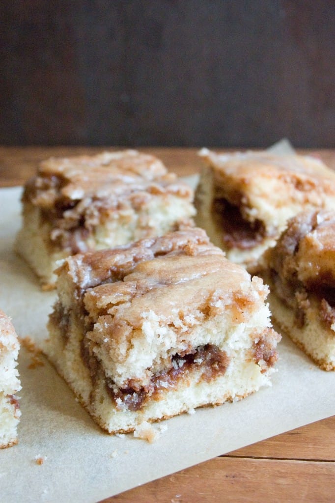 cinnamon roll cake