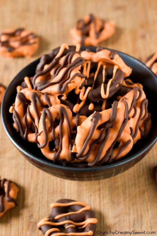 Chocolate Covered Pumpkin Spice Pretzles