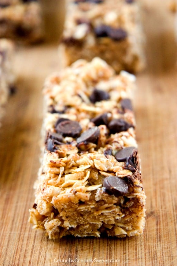 Peanut Butter Chocolate Chip Granola Bars