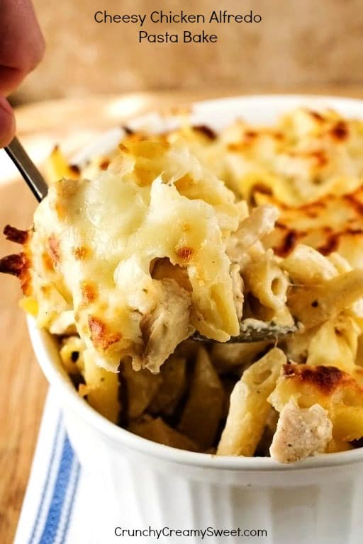 Cheesy Chicken Alfredo Pasta Bake