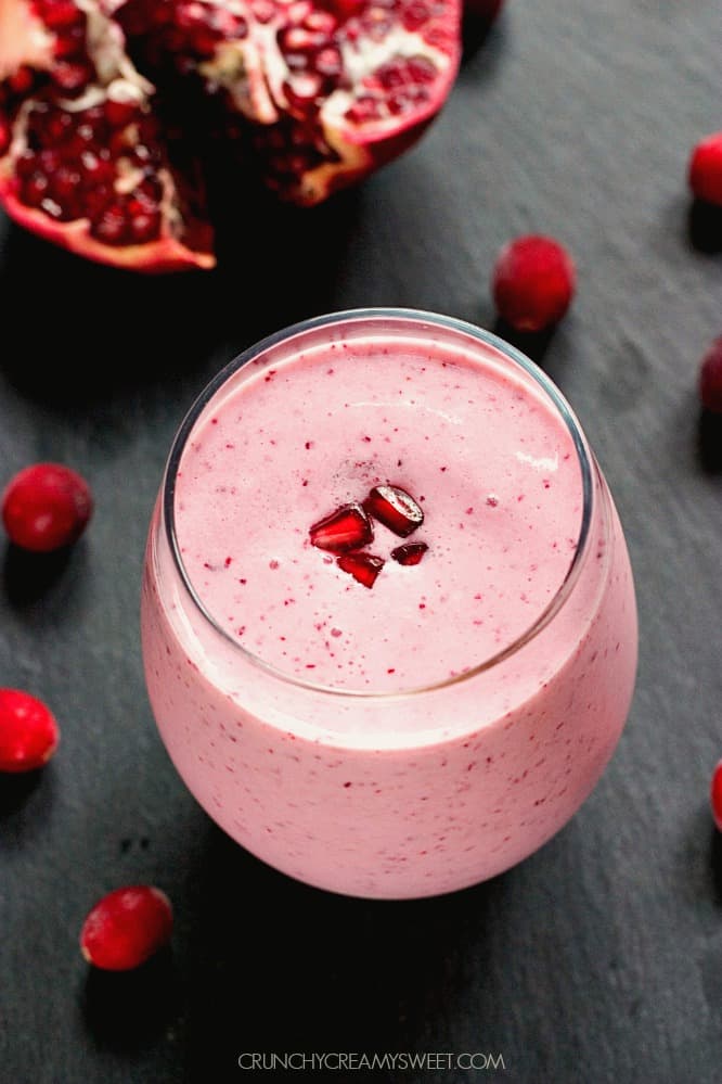 Power smoothie with pomegranate and cranberries
