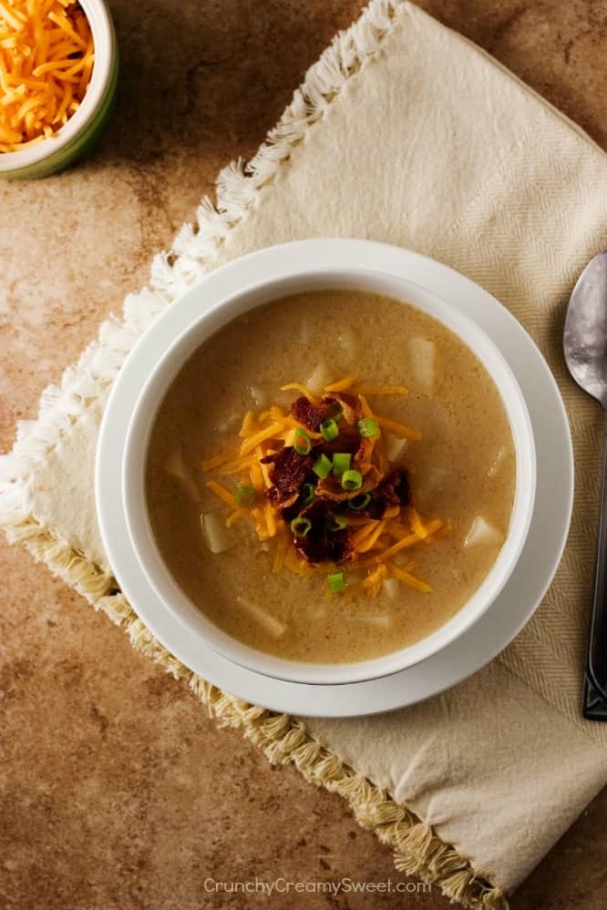 Slow Cooker Loaded Baked Potato Soup