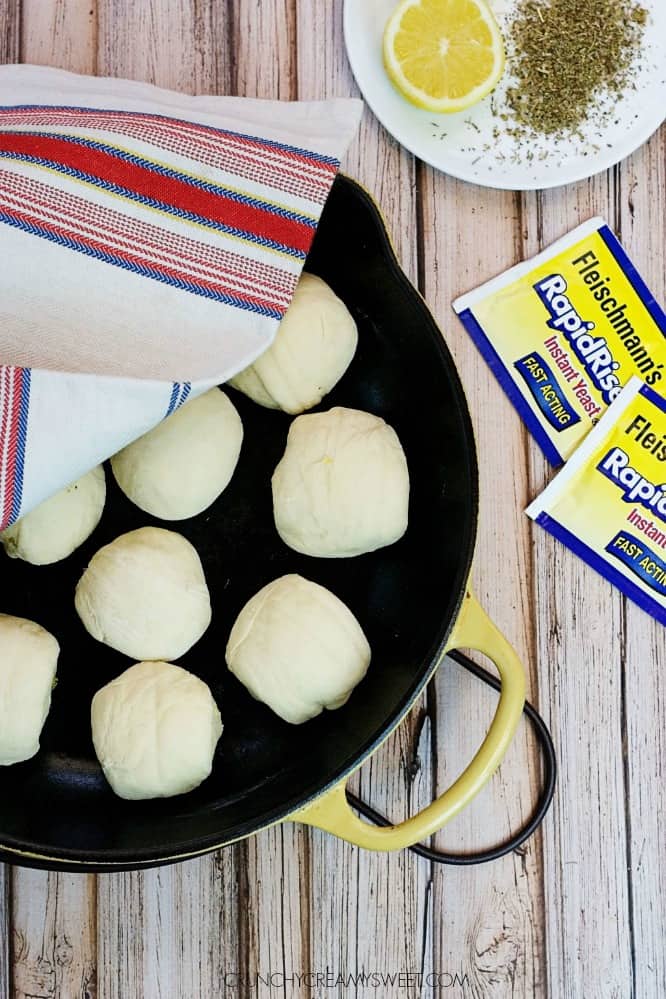 Easy Skillet Dinner Rolls with Citrus and Herbs - soft and fluffy dinner rolls baked in a skillet and packed with citrus and herbs!