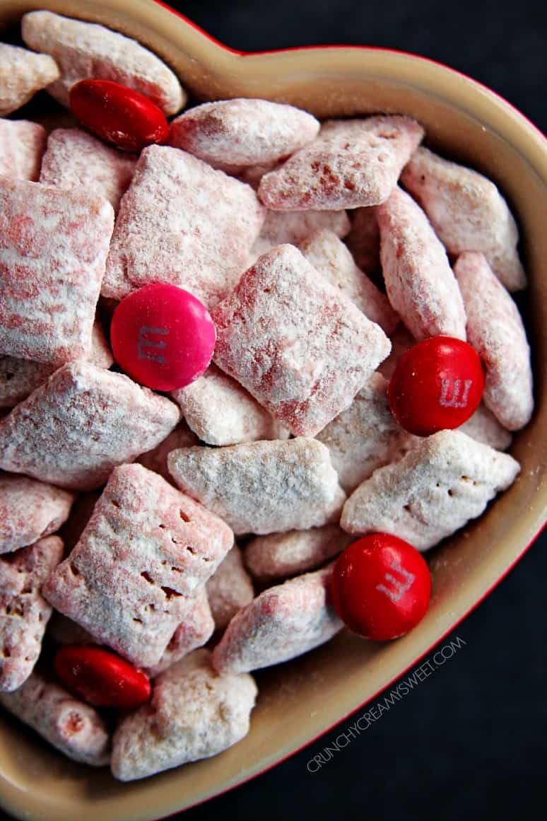 Valentines Day Puppy Chow on crunchycreamysweet.com  Valentines Day Puppy Chow + Free Printable