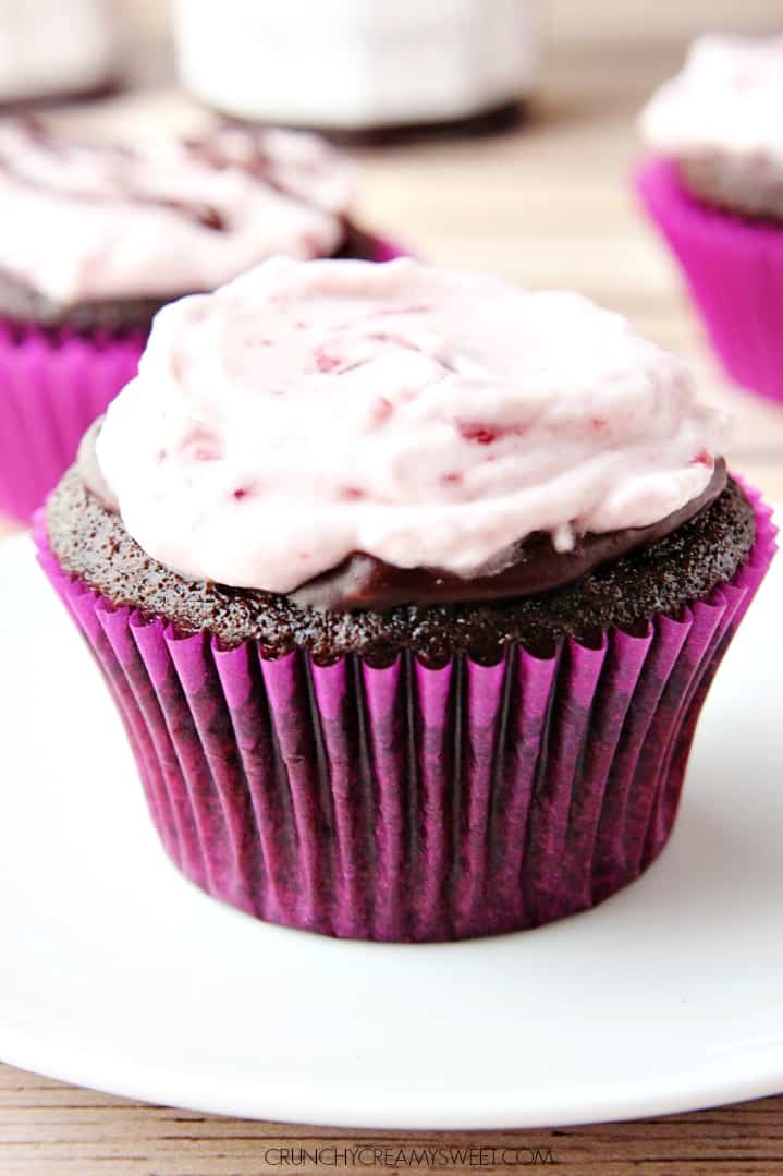 Cherry Cream Chocolate Cupcakes #recipe #cupcake @crunchycreamysw