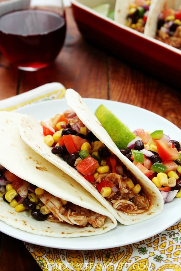 Slow Cooker Chicken Tacos recipe Mexican tacos crunchycreamysweet.com  25 Easy Recipes for Cinco de Mayo