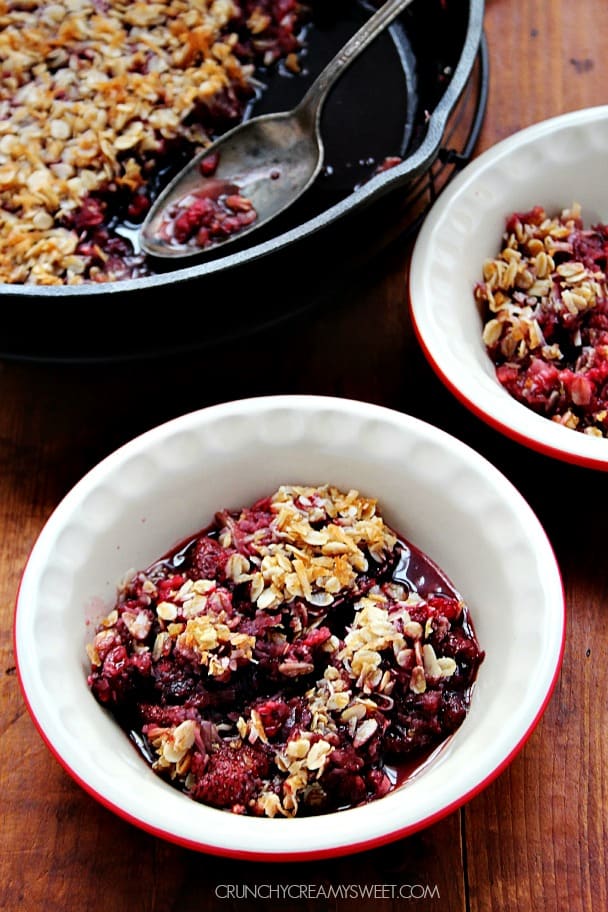 Gluten Free Berry Crisp - the topping is out of this world! crunchycreamysweet.com