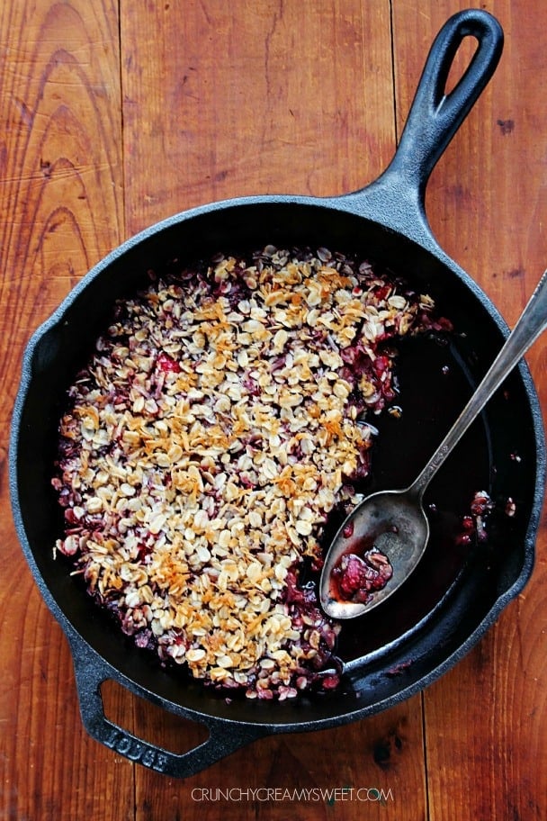 Gluten-free Mixed Berry Crisp - healthy version of a classic dessert. crunchycreamysweet.com