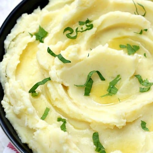 creamy garlic slow cooker mashed potatoes a 500x500 Creamy Garlic Slow Cooker Mashed Potatoes