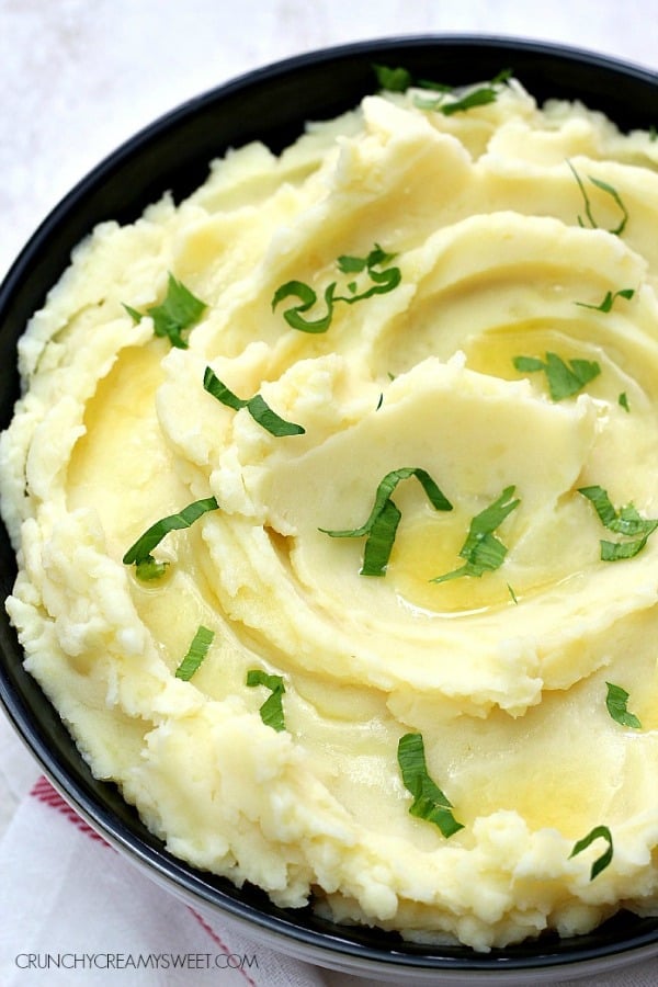 Slow Cooker Garlic Mashed Potato in bowl.