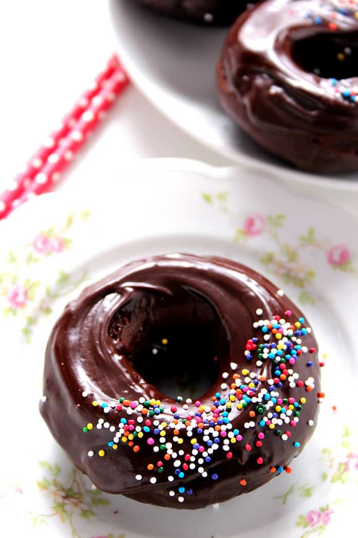 Glazed Chocolate Donuts Recipe - baked chocolate donuts that come together in under 20 minutes, glazed with rich and silky smooth glaze. Yes, your weekend morning is calling for these! 