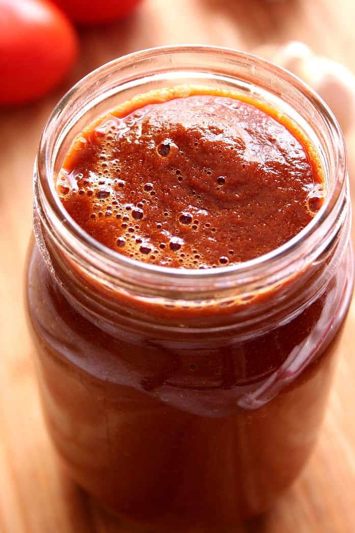 5-Minute Blender Enchilada Sauce Recipe - homemade enchilada sauce made with just 7 ingredients is my new favorite diy recipe. I will never buy it in a can again!