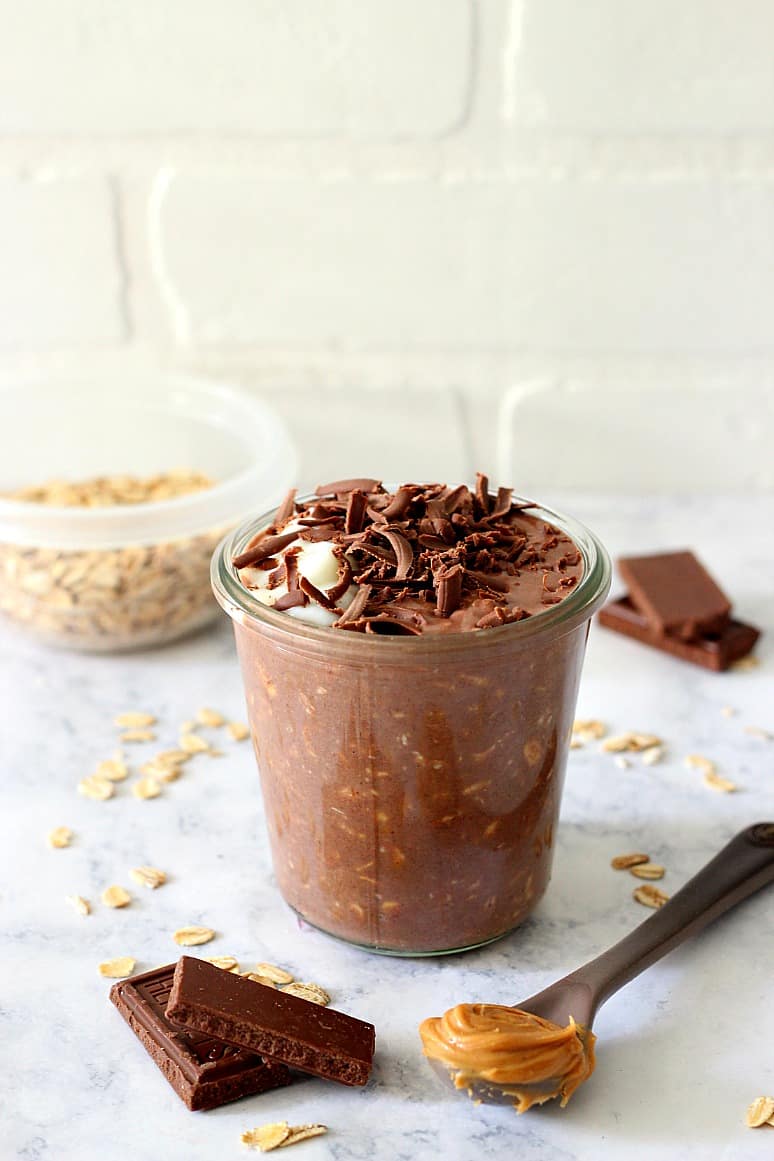 Chocolate Peanut Butter Overnight Oats Recipe - healthy breakfast idea made ahead of time! Only 5 ingredients needed to make this sweet and delicious oatmeal. 