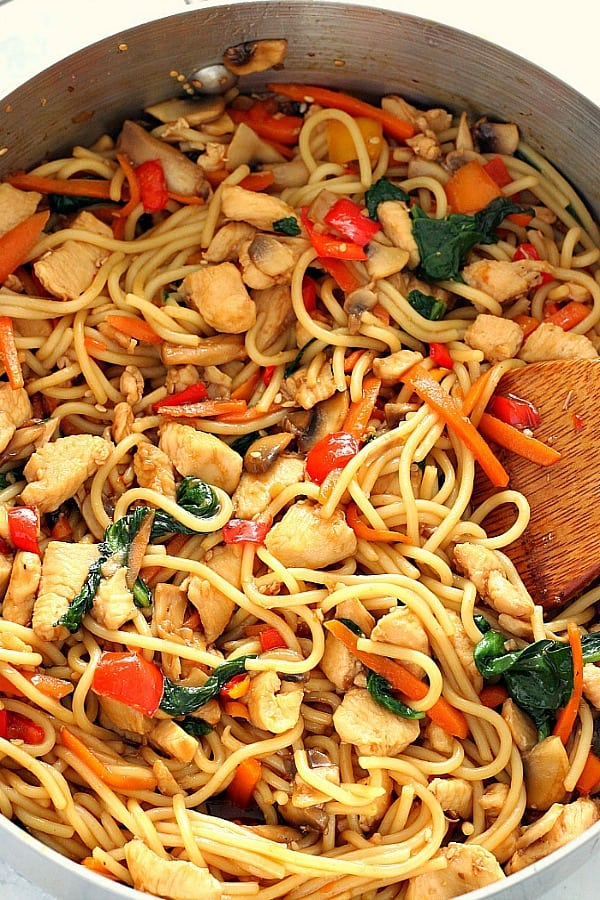 Easy Lo Mein Chicken in a skillet.