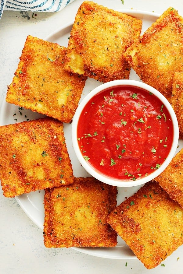 Fried Ravioli on a plate.