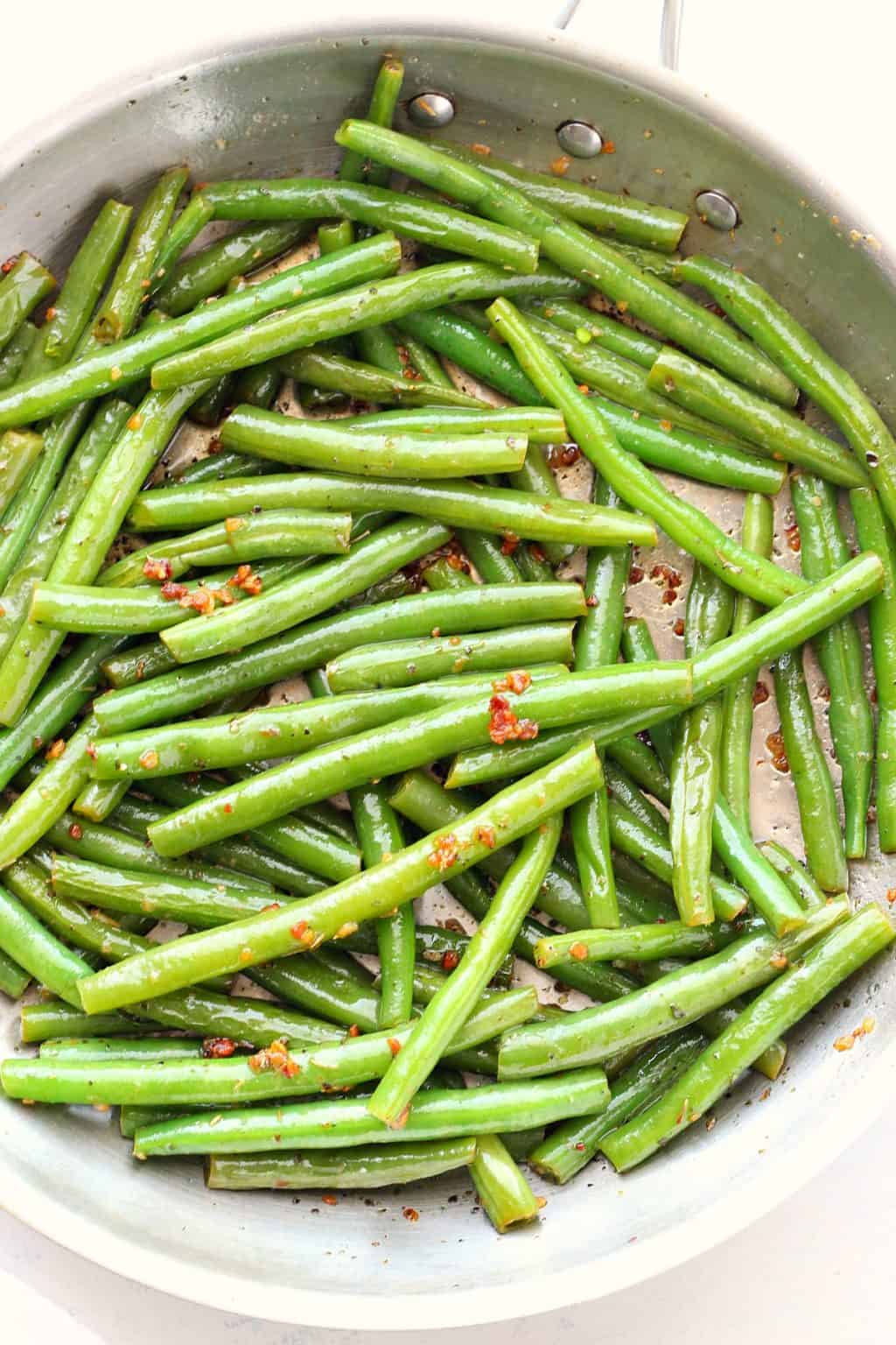 Sauteed Green Beans with Garlic - Crunchy Creamy Sweet