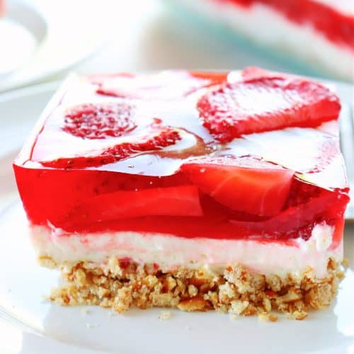 Strawberry Pretzel Salad - Crunchy Creamy Sweet